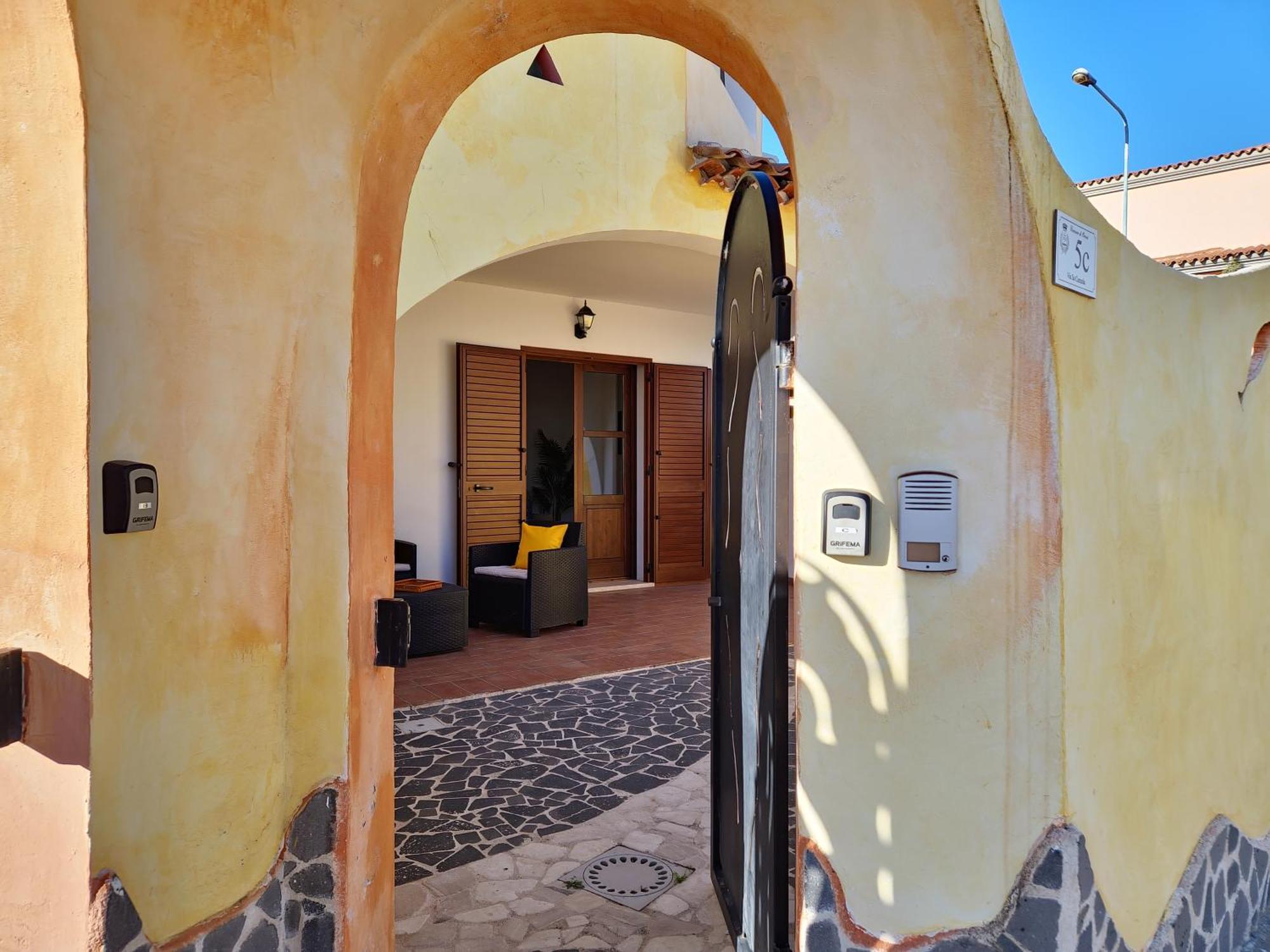 Dommos - Melodie Apartments Cala Liberotto Dış mekan fotoğraf